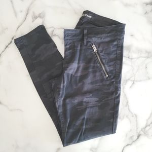 EXPRESS Stella Low Rise Black Camo Leggings